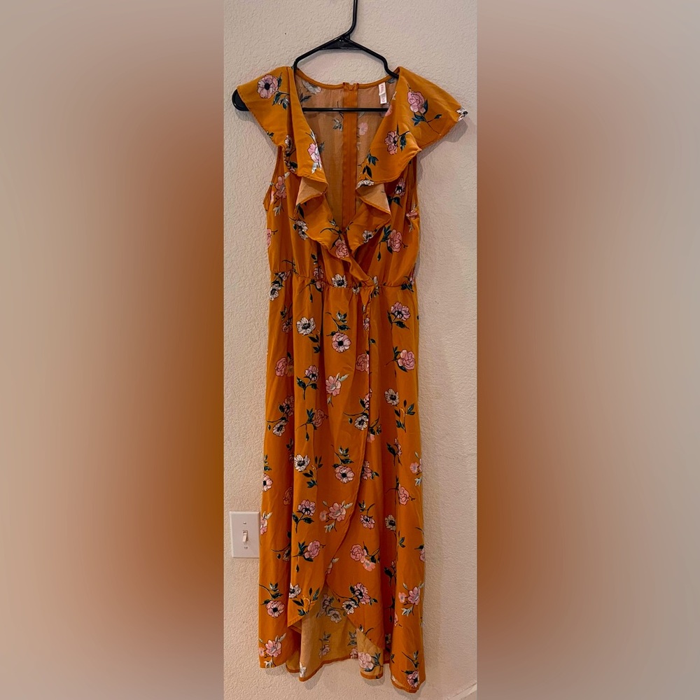 Xhiliration Summer Dress Yellow with Flowers Size Medium